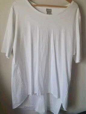 Chico’s White Tunic Top Mixed Media Cotton blend front cotton back. P2P 24”. XL